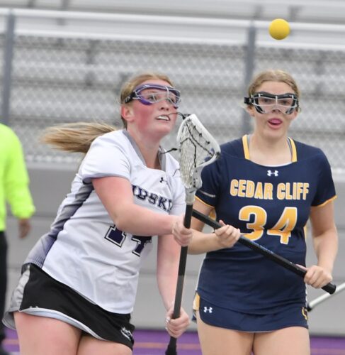 Colts stampede past Huskies